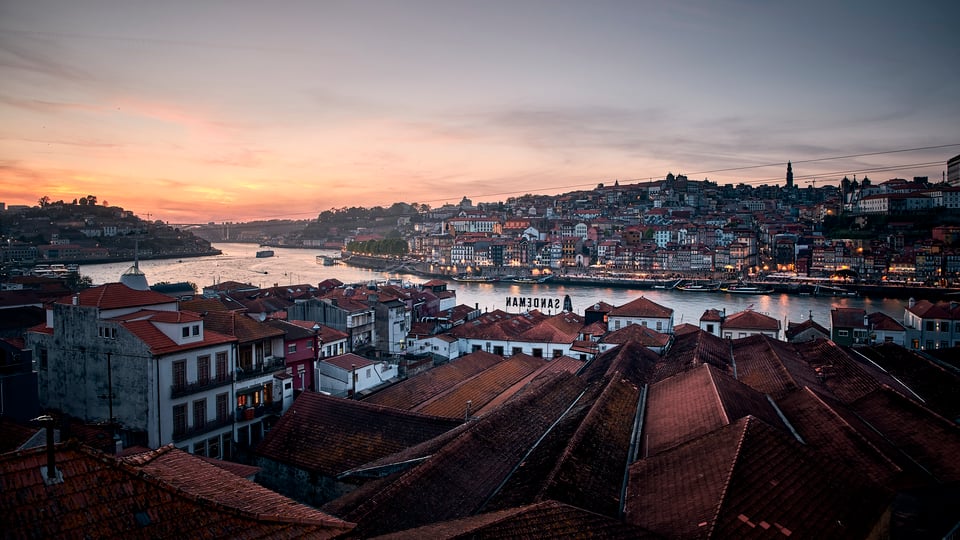 picturesque-cityscape-at-sunset-along-the-river-2026-09-23-06-41-24-utc.jpg