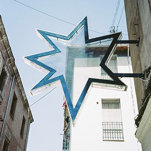 Una newsletter sobre fotografía contemporánea y alrededores. Gustavo Alemán logo