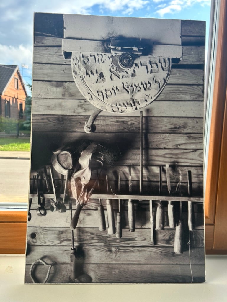 A Case for Co-Territorialism and Some Notes on Absence 