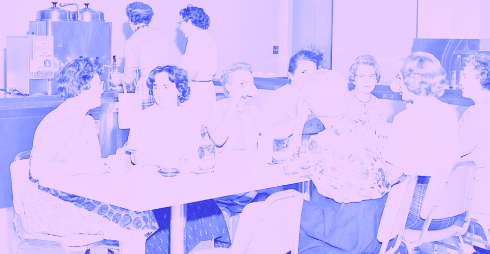 distortion of office workers in a cafeteria. Wikimedia commons