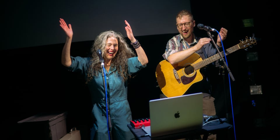 The Bengsons perform Ohio.