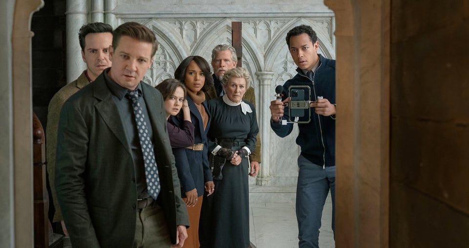 The entire ensemble looking into the concrete crime closet