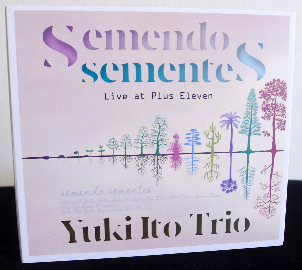 Front cover of CD “Semendo Sementes” by Yuki Ito Trio