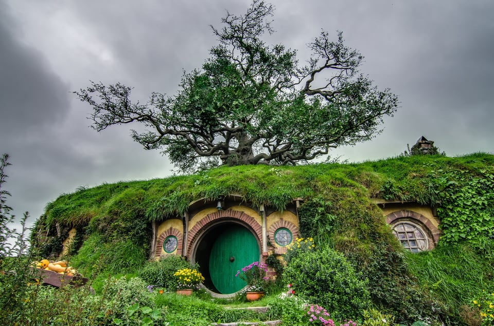 Very green hobbit house