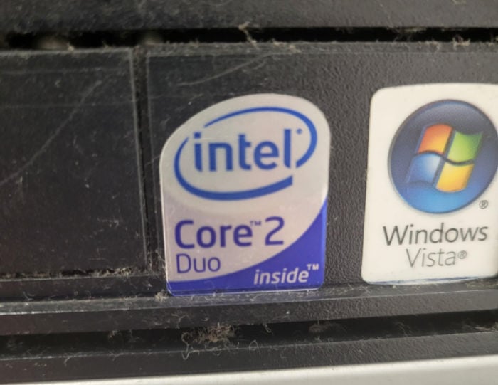 Stickers intel et windows vista colé sur un ordi