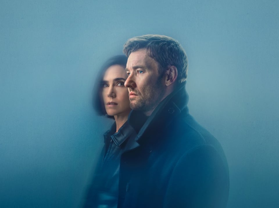 Hazy fog envelopes and vignettes Joel Edgerton and Jennifer Connelly.