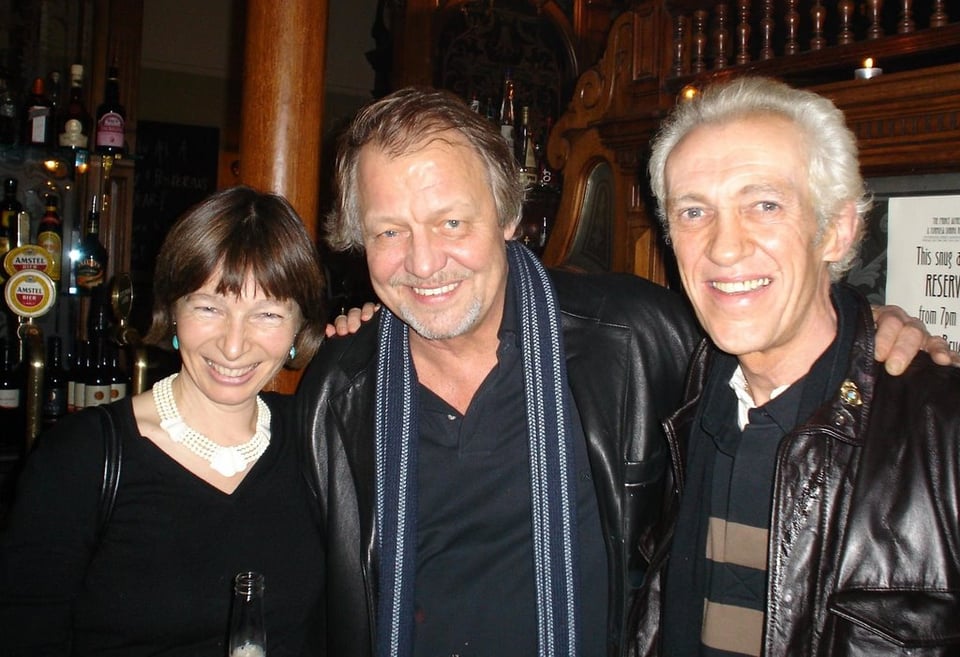 2006 photograph of editor Selina Walker, actor David Soul, and Ken Bruen at a bar in the UK; the photo was taken by Ali Karim for SHOTS Magazine