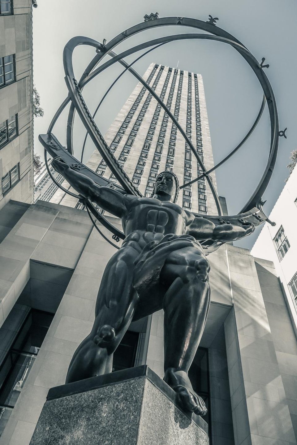 Statue of Atlas in Rockefeller center, NYC