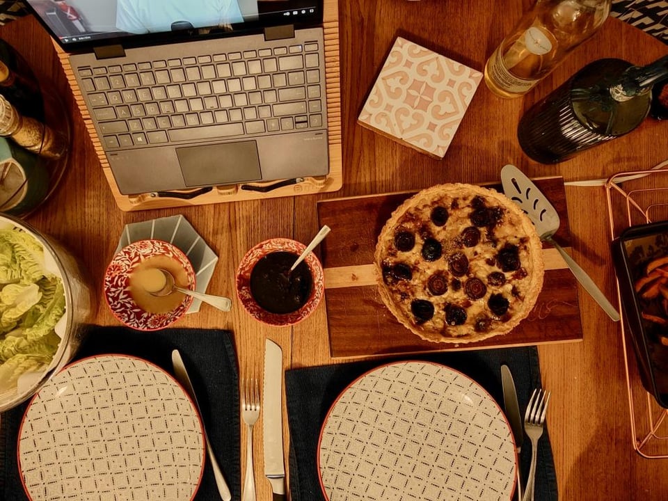 Baby gem, vinaigrette, balsamic syrup, onion tart, sweet potato chips