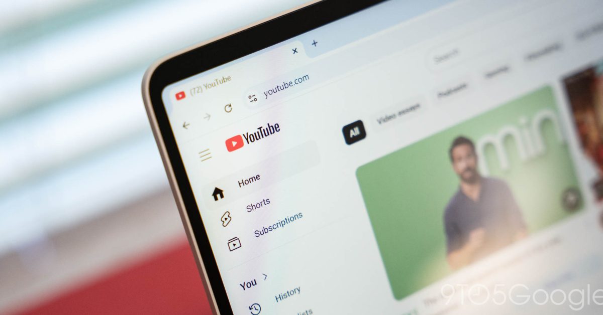 Logo de YouTube en una pantalla de computador