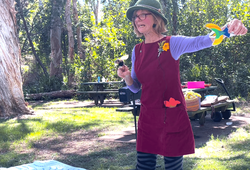 Jenni tells ‘Buzzy, the Native Bee’ at Boondal Wetlands for their Bush Kindy Book Week celebrations.