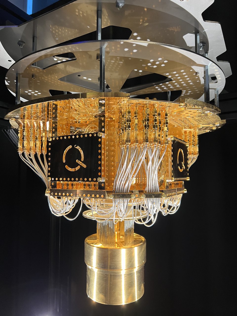 The insides of a super-conducting quantum computer