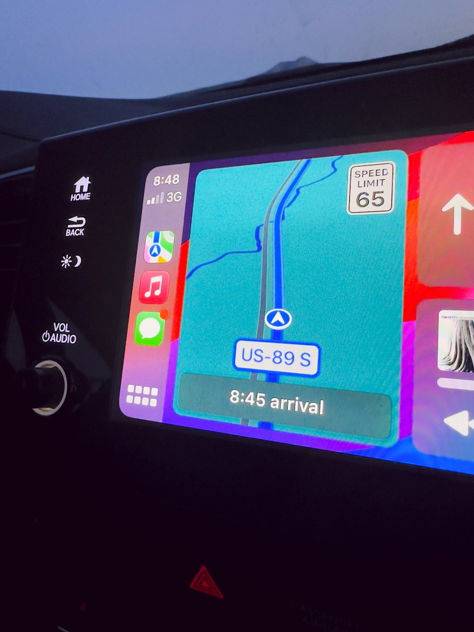 Apple CarPlay displaying an arrival time that doesn't add up
