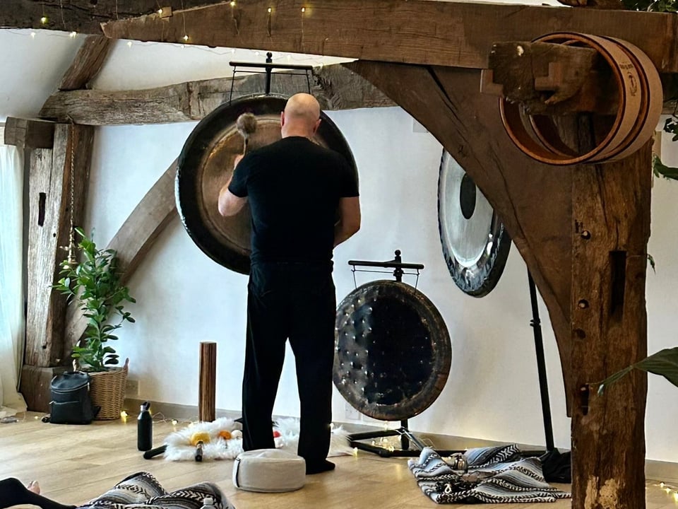 mark owen-ward playing the gongs at Bay Yoga Studio in Berkhamsted
