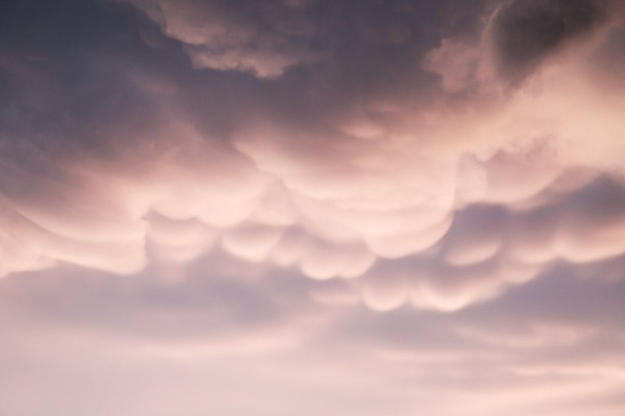 03 - Mammatus clouds building force