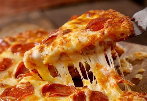 Pepperoni_Pizza.jpg