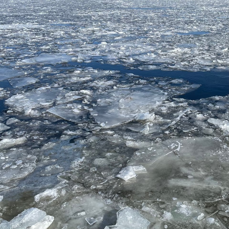 ice cracks and lumps geometrically on a semi-frozen Hudson River