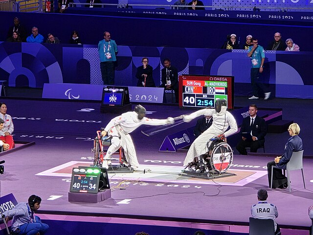 2024_Summer_Paralympics_men's_wheelchair_fencing,_China_v_Iraq_-_épée_(169).jpg
