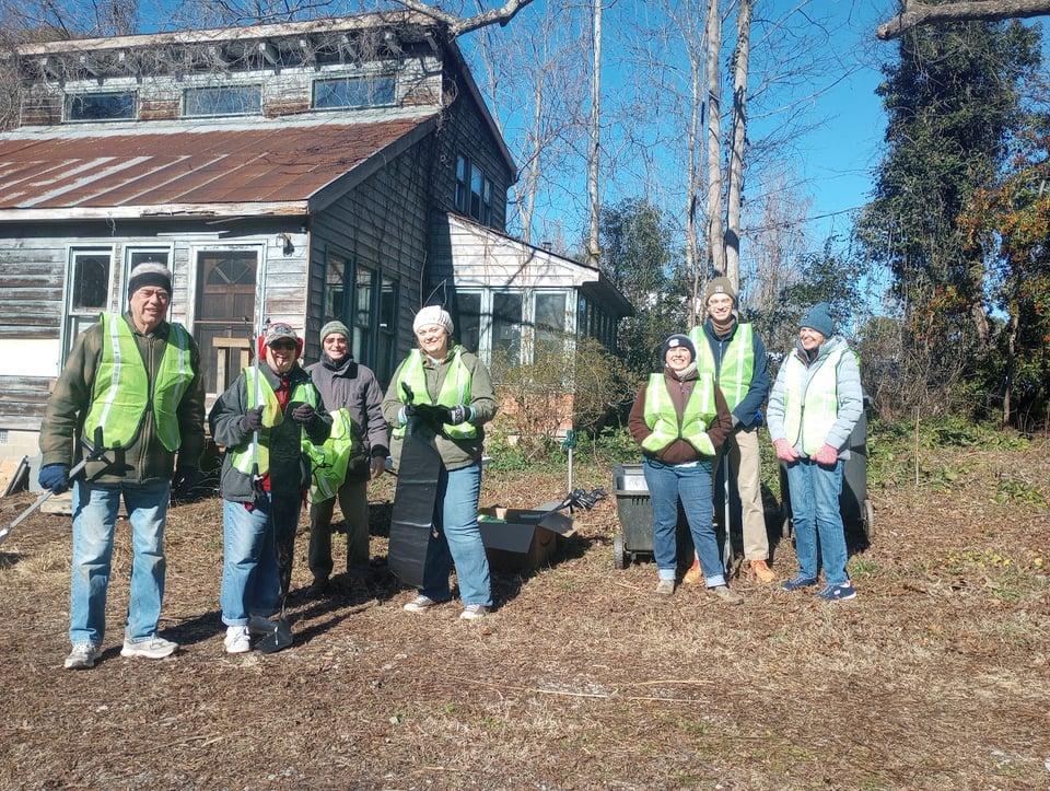 Group picture of most volunteers during the event