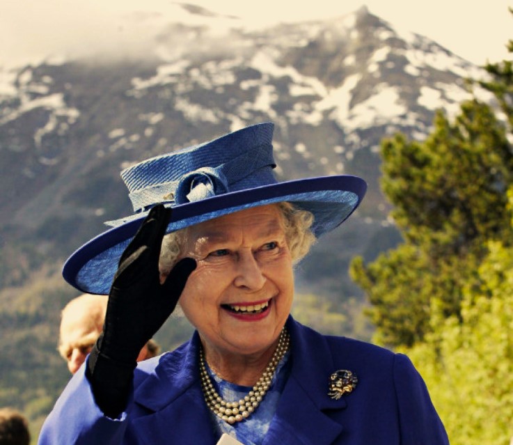 Queen Elizabeth II during her final visit to Alberta in 2005
