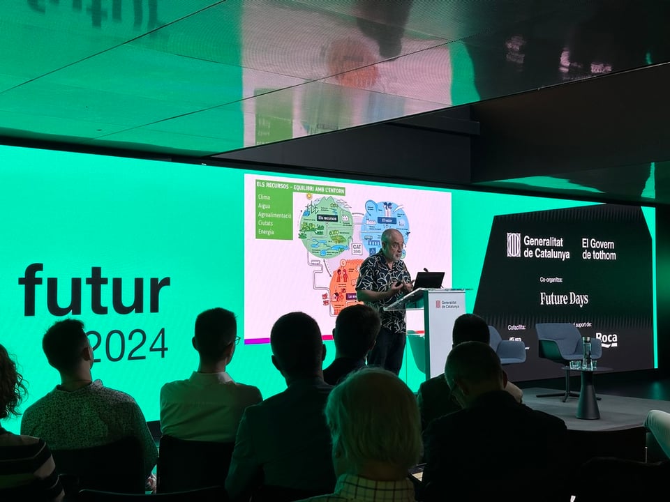 Photo of keynote speaker at Jornada Dera Futur 24 in Barcelona.