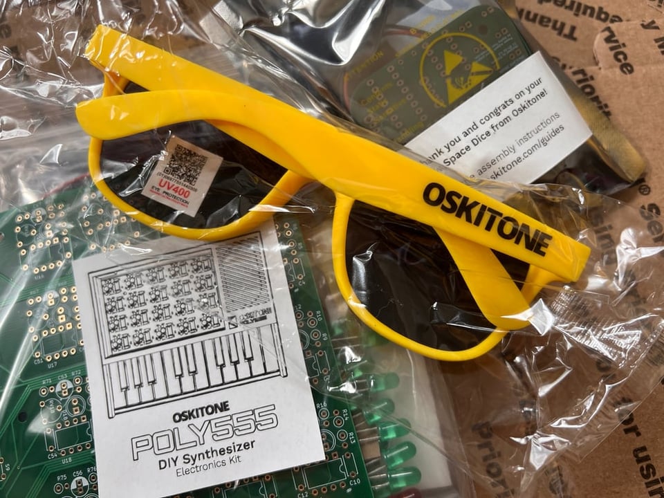 OSKITONE sunglasses in an order