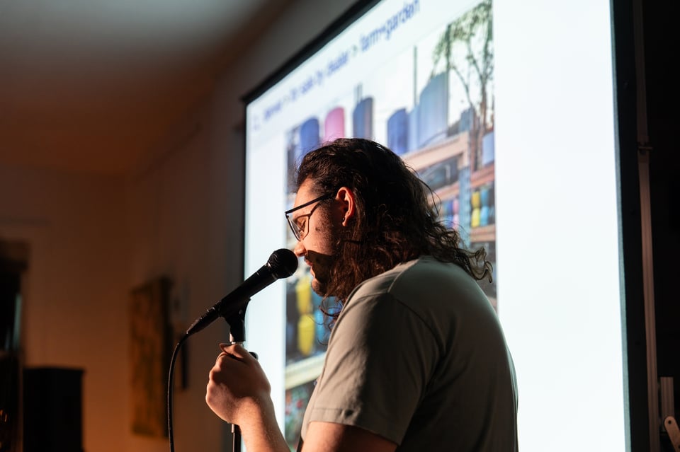 Simon presenting.