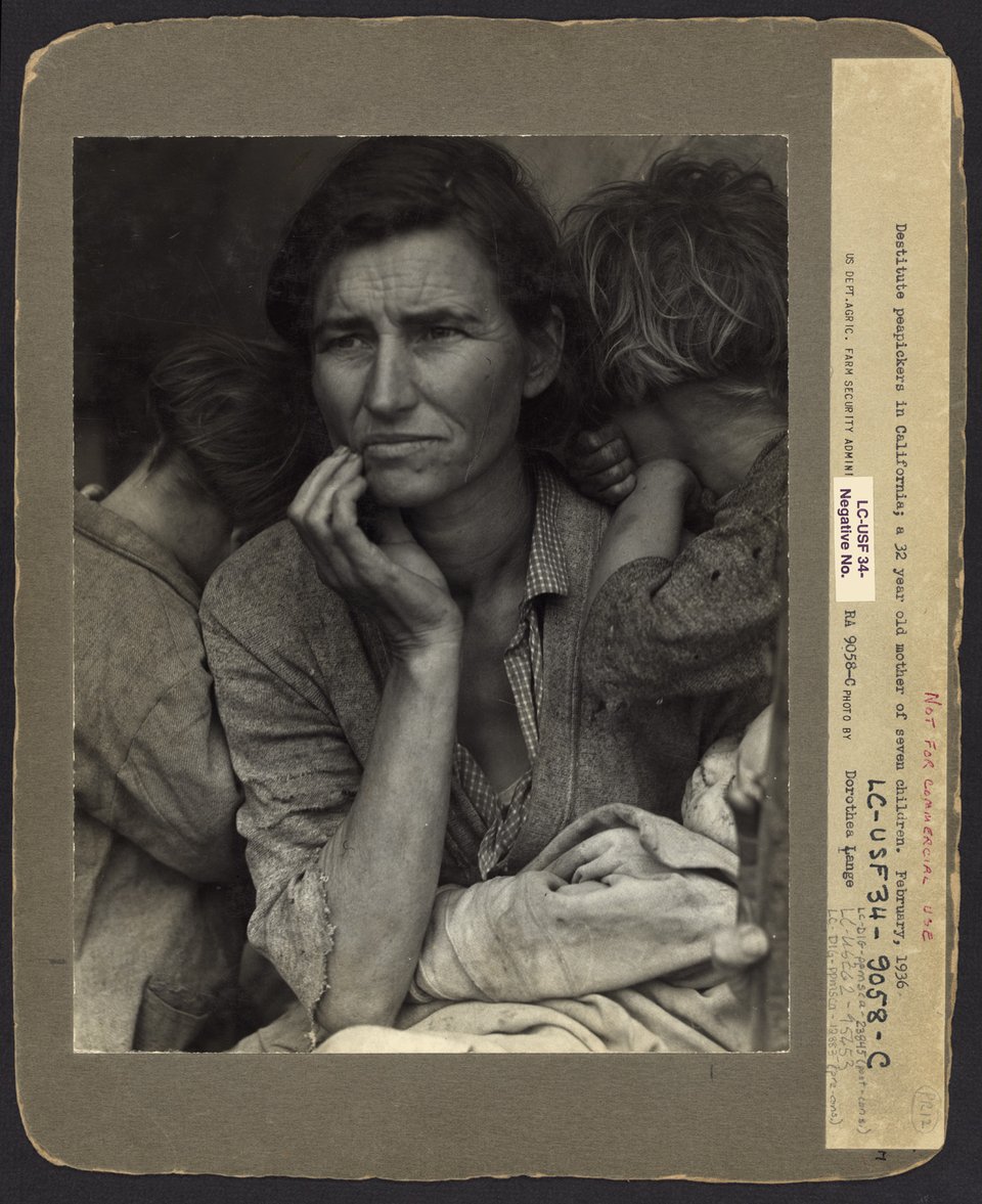 Photo titled "Migrant Mother" by Dorothea Lange.
