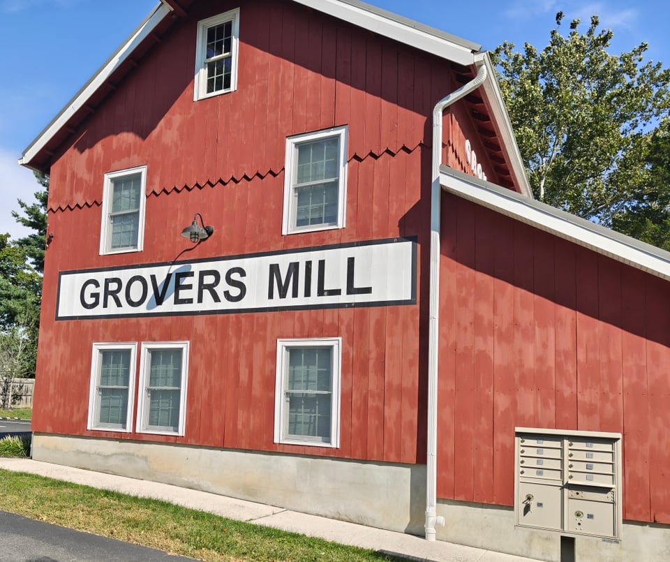 Grovers Mill barn