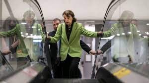 Don’t Make Dianne Feinstein Resign. Just Get Her to the Senate by Any Means Necessary.
