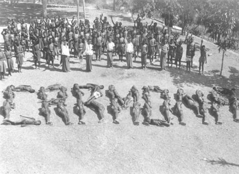 “Carmona”. Fontoura album, 1936-1940. Arquivo de História Social, PT-AHS-ICS-AF-6-16967.