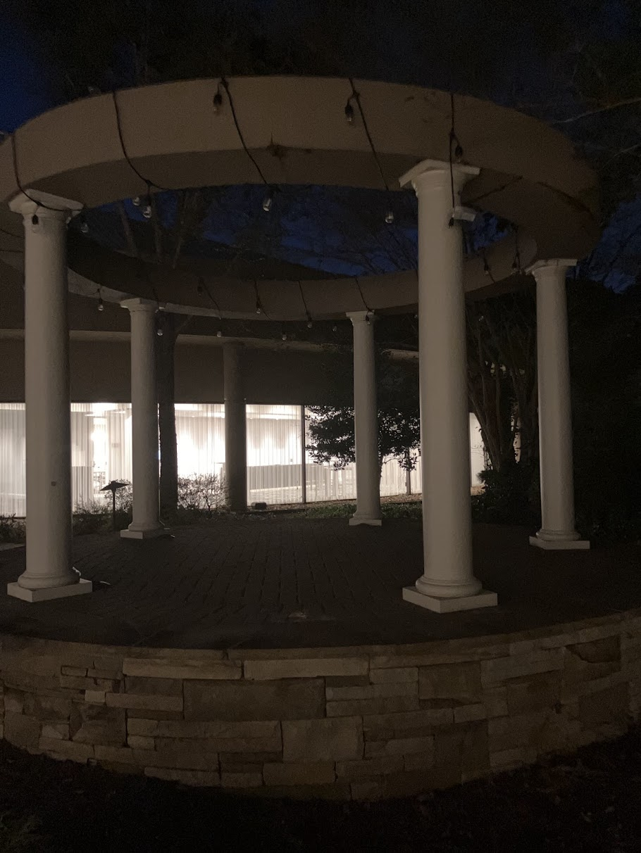 Picture of the backyard gazebo at the Hilton Peachtree while at Multiverse Con