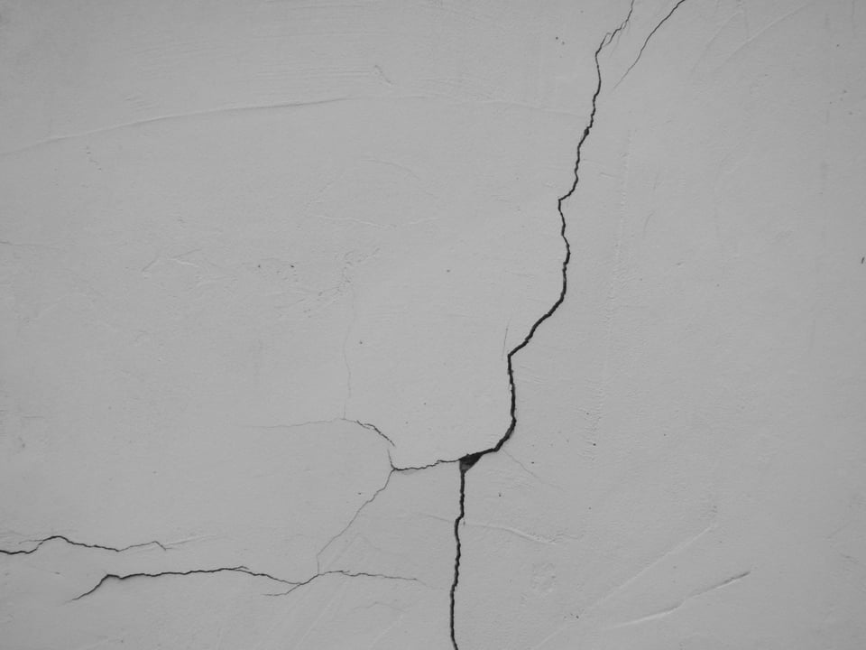 #054 - The cracks begin to show