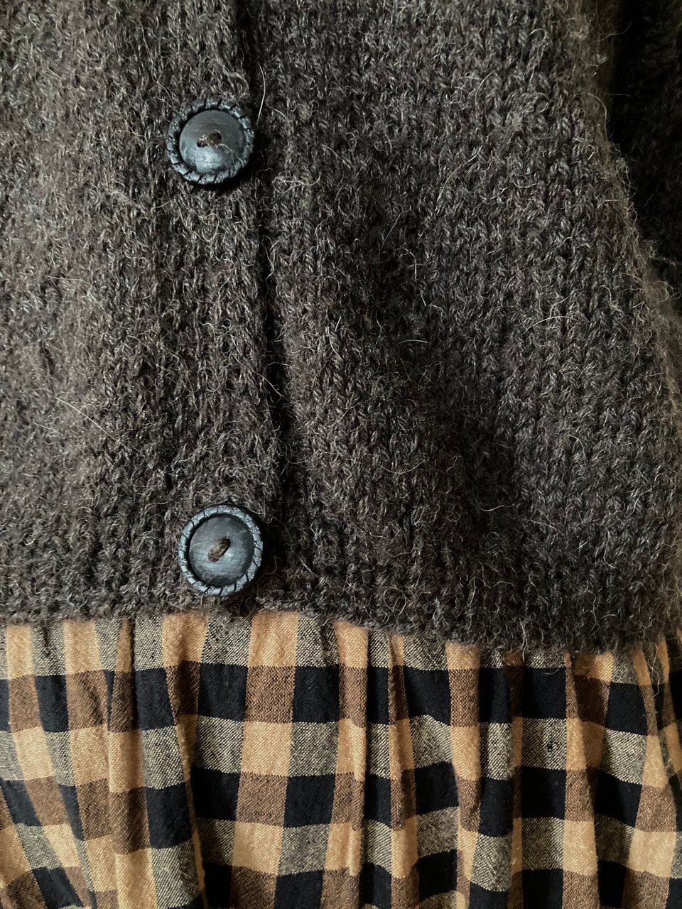 Gray cardigan with black wooden buttons