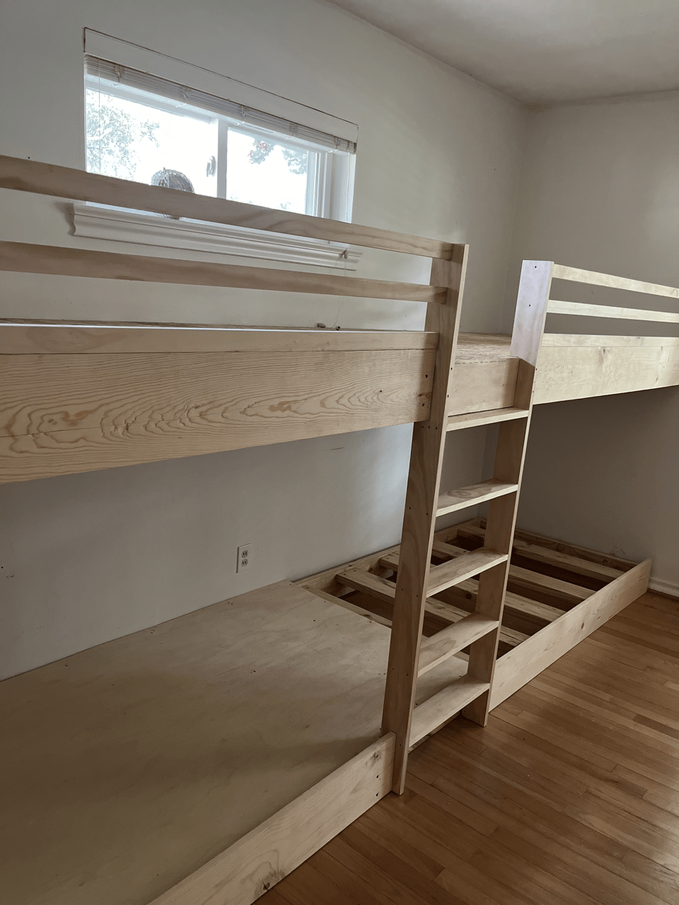 Bunk bed notched ladder
