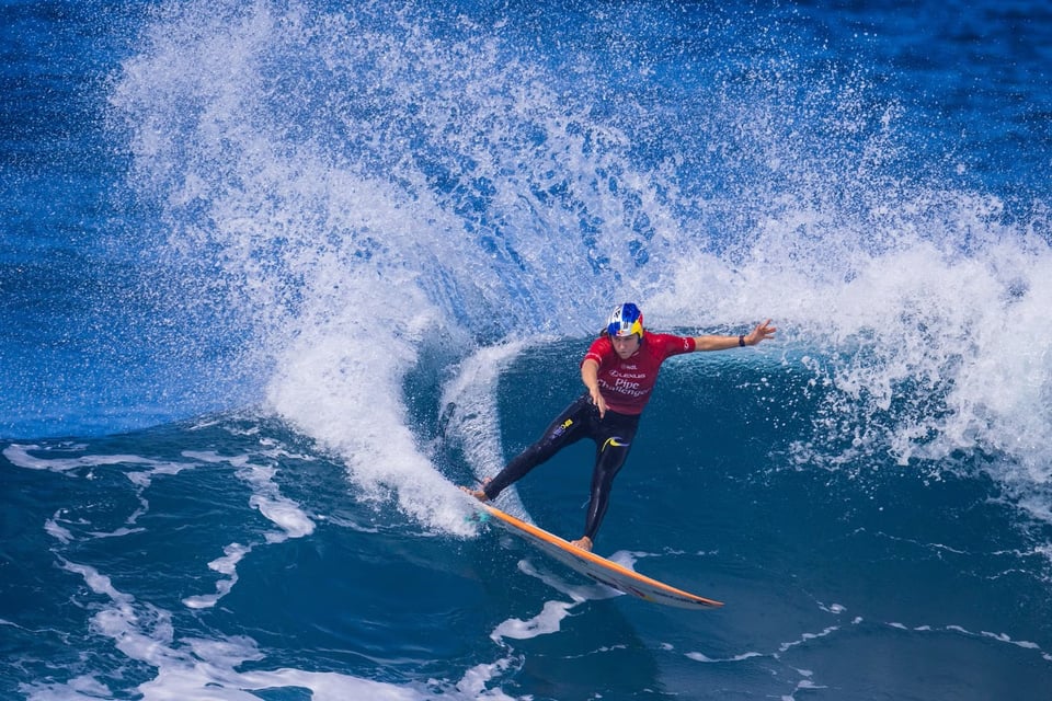 Pipe Challenger jerseys, featuring ʻŌpua Mauka