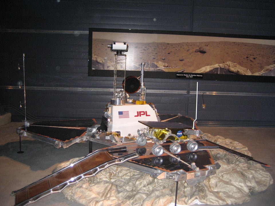 Leaving Space - Why Reentry is So Complicated and Dangerous