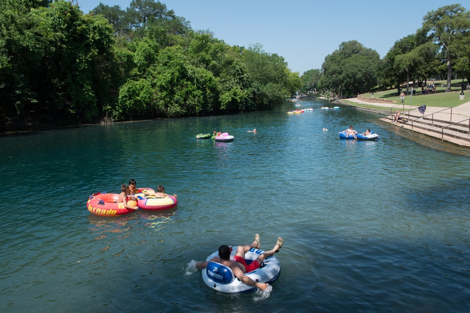 np_People tubing in Prince Solms Park, New Braunfels, Texas_P5pmx4_standard_photo.jpg