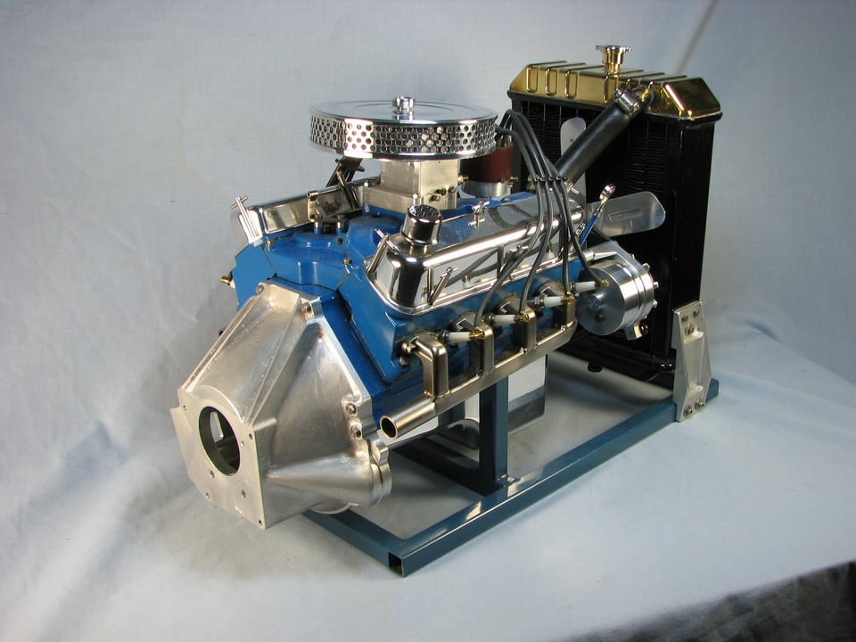 Model engine scaled from a 302 Ford