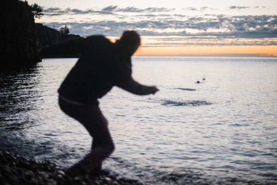 Quelqu'un qui fais des ricochet