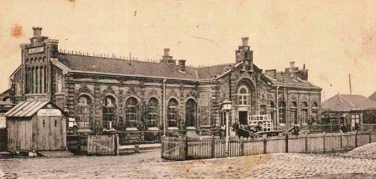 The train station in Albert, France, in 1910. Harry and Syd would meet up there six years later.