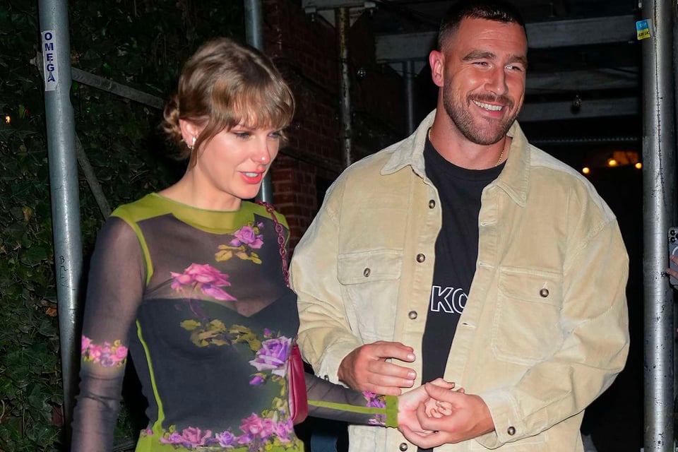 taylor swift and travis kelce holding hands