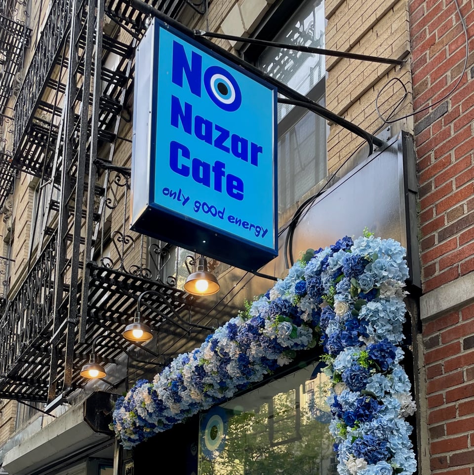 No Nazar Cafe sign