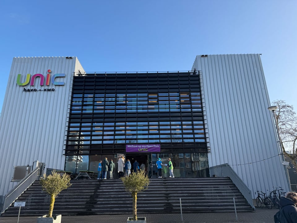 The steps and facade of the UNIC middle and high school in Utrecht.