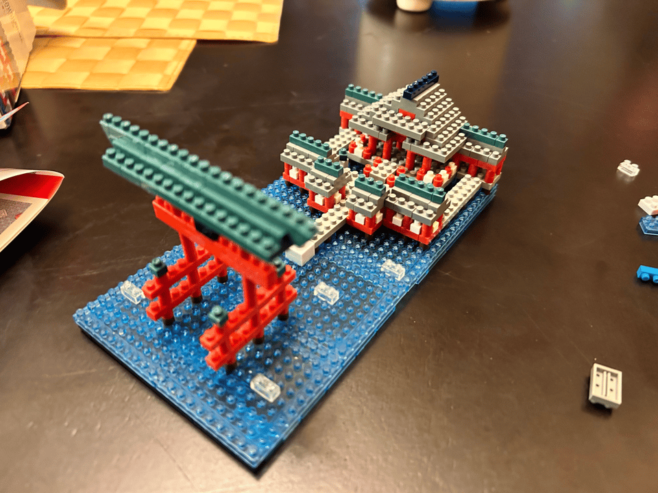 nanoblock model of itsukushima shrine
