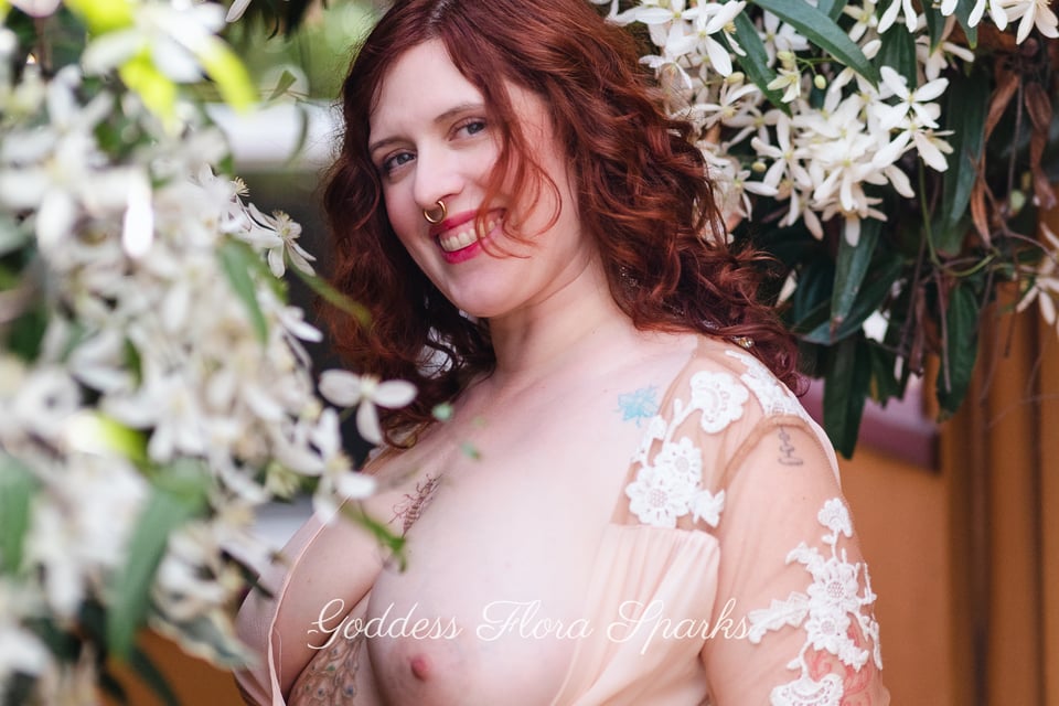 titty faslh in the garden