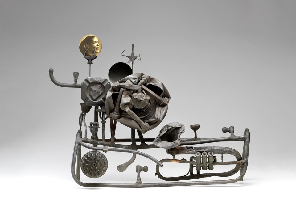 Shinkichi Tajiri, “Lament for Lady (for Billie Holiday)” (1953), brass, bronze, and photograph, 24 x 33 x 13 3/8 inches; Collection of Giotta Tajiri and Ryu Tajiri, Baarlo, Netherlands.