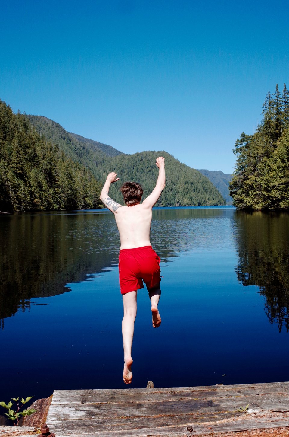 Mo jumping off the dock