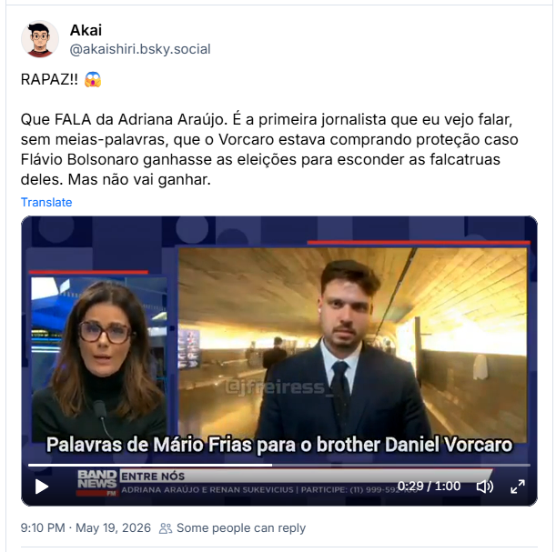 Post de Akai (‪@akaishiri.bsky.social‬): RAPAZ!! 😱
Que FALA da Adriana Araújo. É a primeira jornalista que eu vejo falar, sem meias-palavras, que o Vorcaro estava comprando proteção caso Flávio Bolsonaro ganhasse as eleições para esconder as falcatruas deles. Mas não vai ganhar. (post contém video)