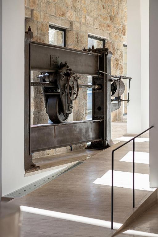 Dinner above the well